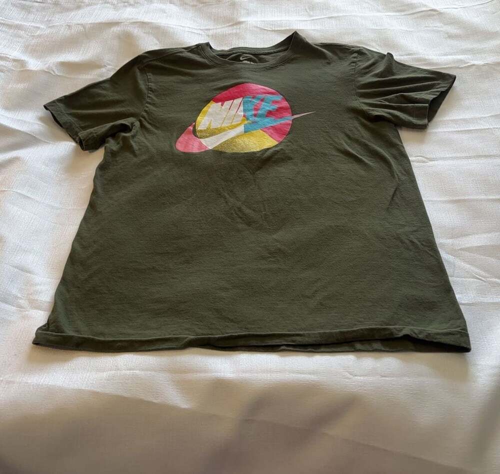 Nike The Nike Tee Graphic T-Shirt Olive Green Size Medium